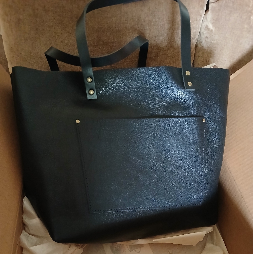 NIB Portland Leather Oversized Pebbled Leather Black Classic Tote.
